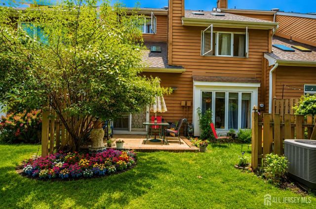 73 Chatsworth Court, Edison, NJ 08820