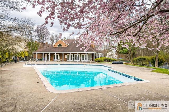 73 Chatsworth Court, Edison, NJ 08820