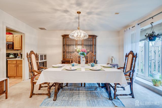73 Chatsworth Court, Edison, NJ 08820
