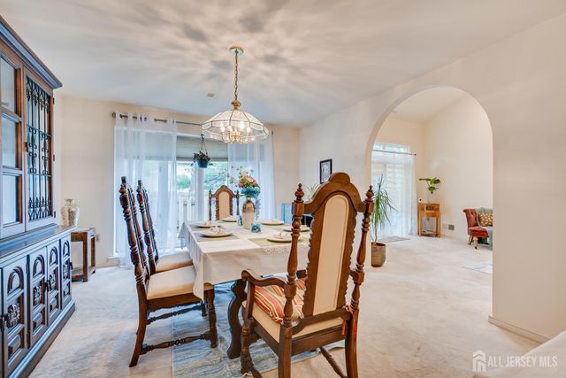 73 Chatsworth Court, Edison, NJ 08820