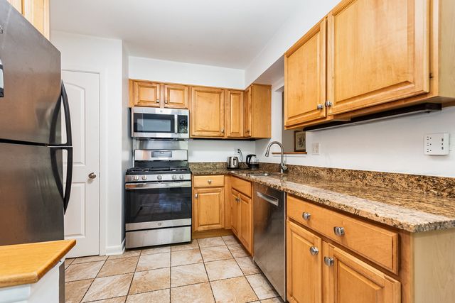 537 Ridge Road 537, Wilmette, IL 60091