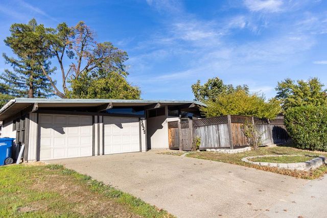 5025 Hemlock St, Sacramento, CA 95841