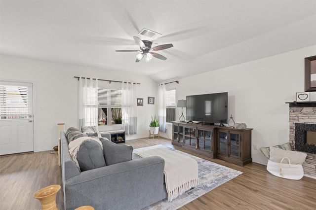 21400 Bird Wing DR, Pflugerville, TX 78660