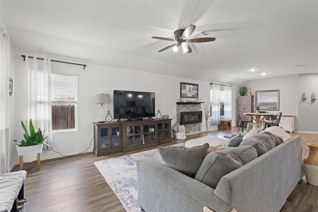 21400 Bird Wing DR, Pflugerville, TX 78660