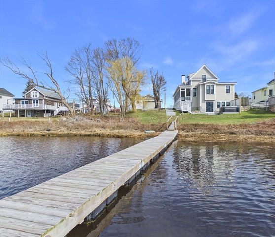 72 Ocean View Ave, Swansea, MA 02777