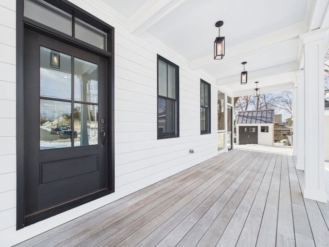 72 Ocean View Ave, Swansea, MA 02777