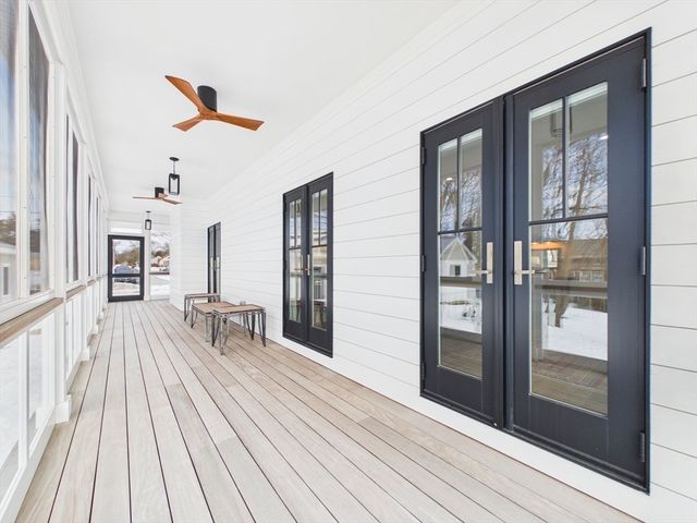 72 Ocean View Ave, Swansea, MA 02777