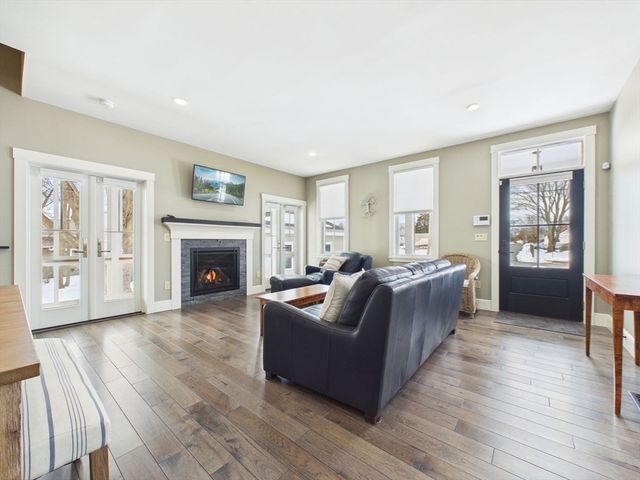 72 Ocean View Ave, Swansea, MA 02777