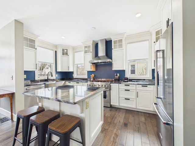 72 Ocean View Ave, Swansea, MA 02777