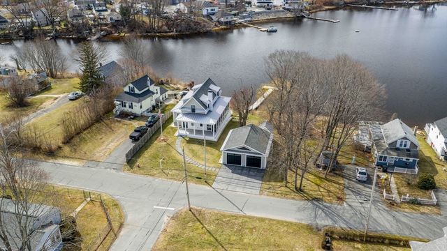 72 Ocean View Ave, Swansea, MA 02777
