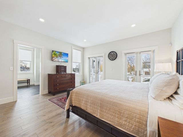 72 Ocean View Ave, Swansea, MA 02777