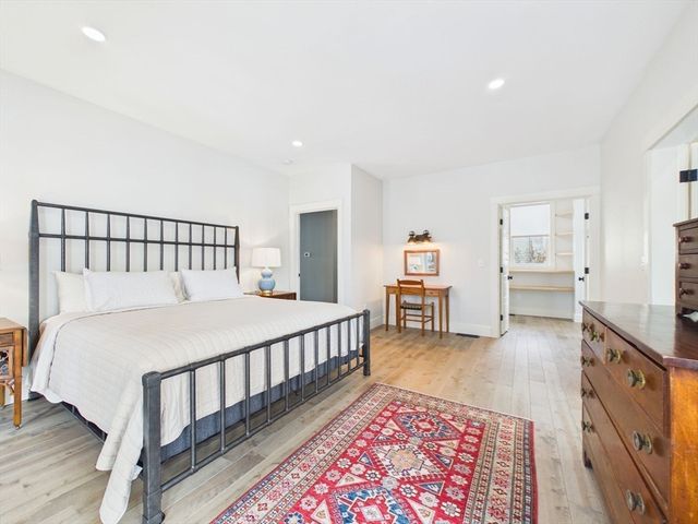 72 Ocean View Ave, Swansea, MA 02777