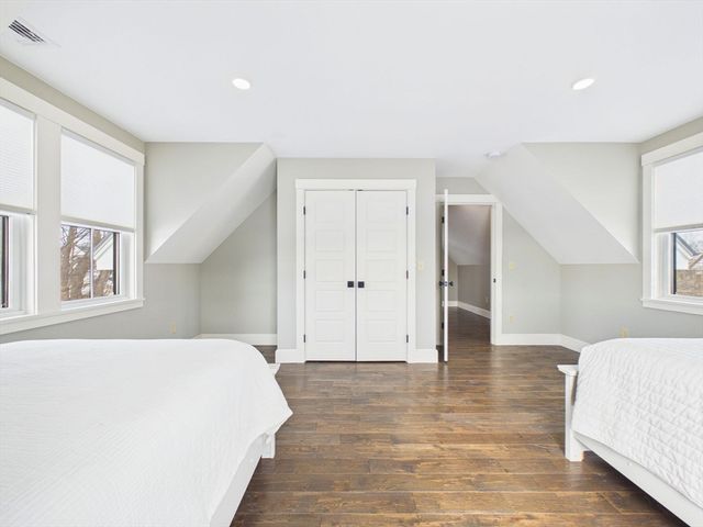 72 Ocean View Ave, Swansea, MA 02777