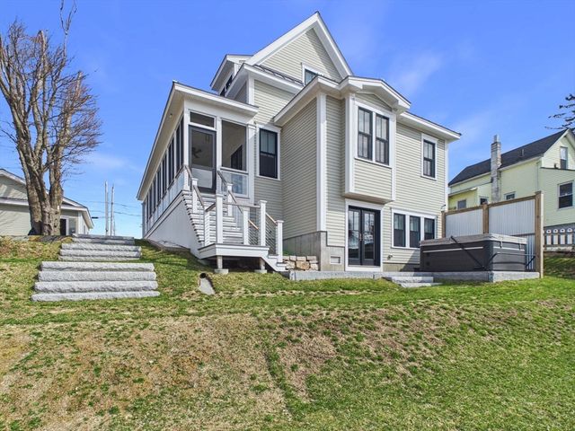 72 Ocean View Ave, Swansea, MA 02777