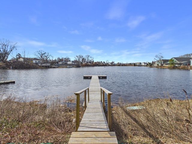 72 Ocean View Ave, Swansea, MA 02777