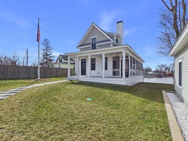 72 Ocean View Ave, Swansea, MA 02777
