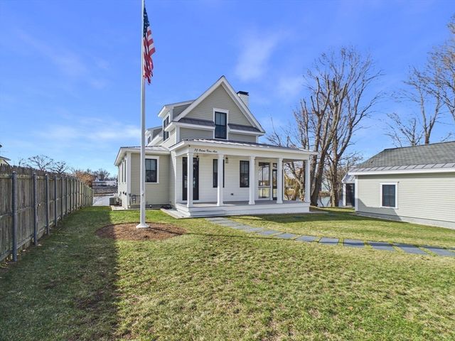 72 Ocean View Ave, Swansea, MA 02777