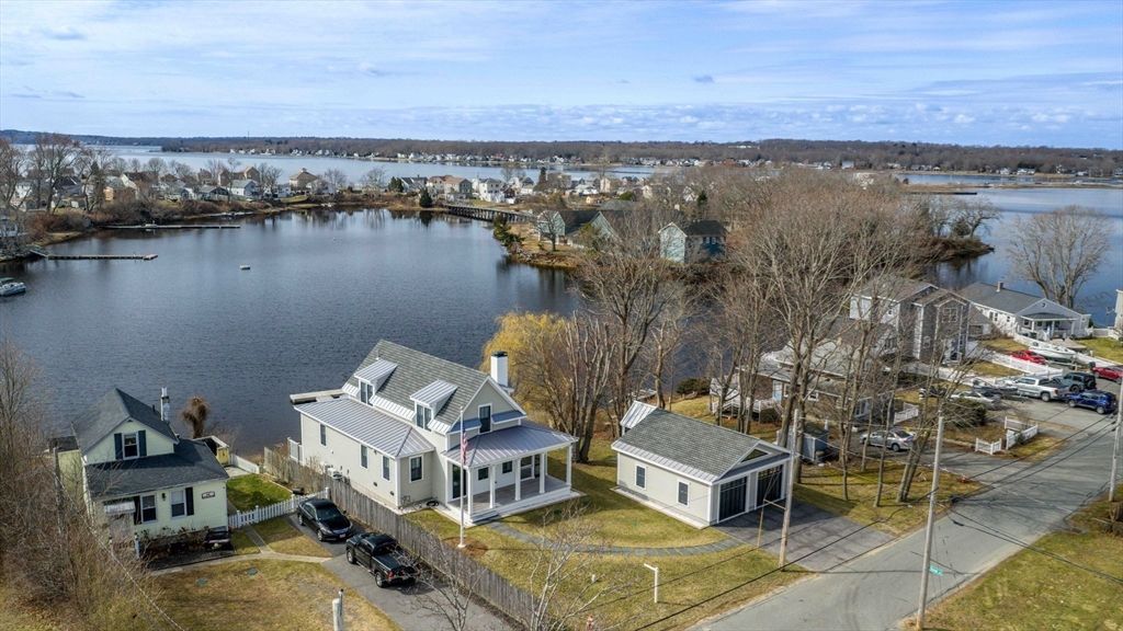 72 Ocean View Ave, Swansea, MA 02777