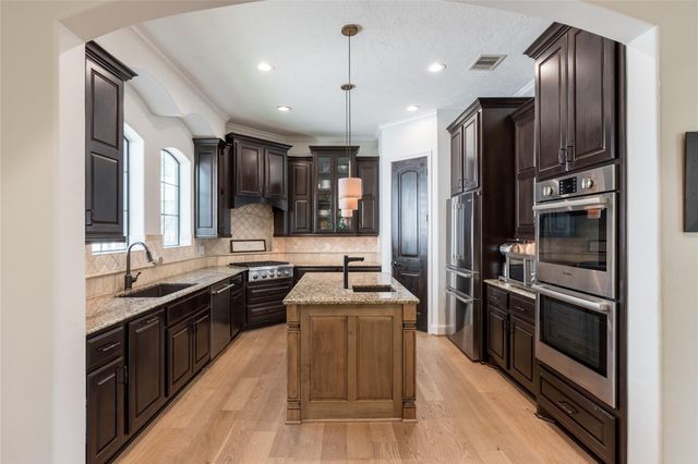 8011 Serenity Court, Houston, TX 77025
