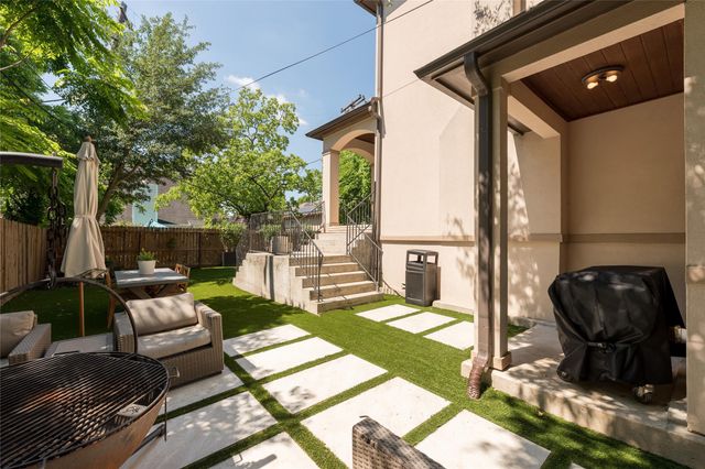 8011 Serenity Court, Houston, TX 77025