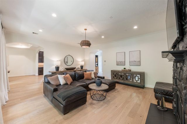 8011 Serenity Court, Houston, TX 77025
