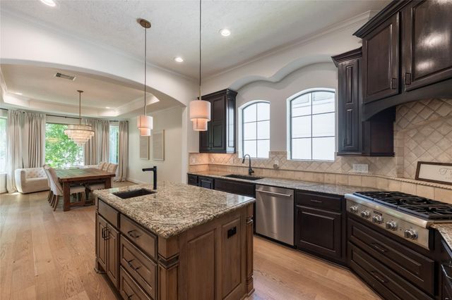 8011 Serenity Court, Houston, TX 77025
