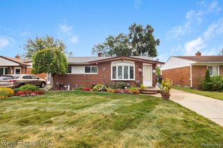 32111 Birchwood Avenue, Westland, MI 48186