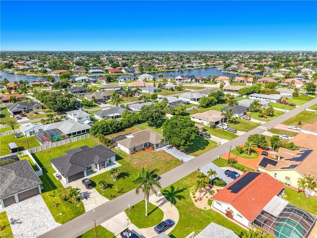 528 SE 27th ST, CAPE CORAL, FL 33904 — photo 2