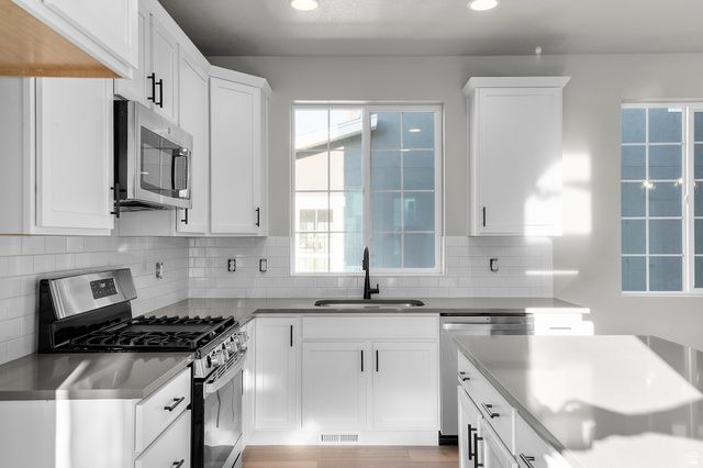 6644 W SPRING SNOW LN, Herriman, UT 84096