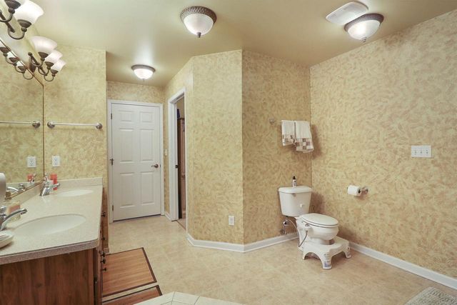 6001 94th COURT, Kenosha, WI 53142