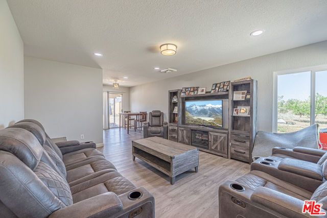 8344 E Avenue S12, Littlerock (also Little Rock), CA 93543