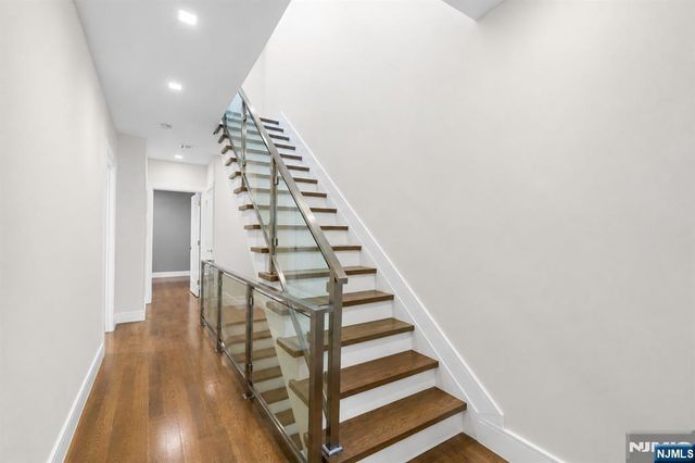 506 Undercliff Avenue, Edgewater, NJ 07020