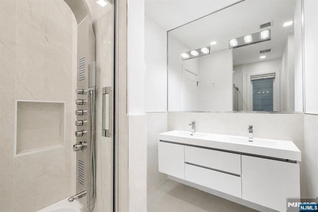 506 Undercliff Avenue, Edgewater, NJ 07020