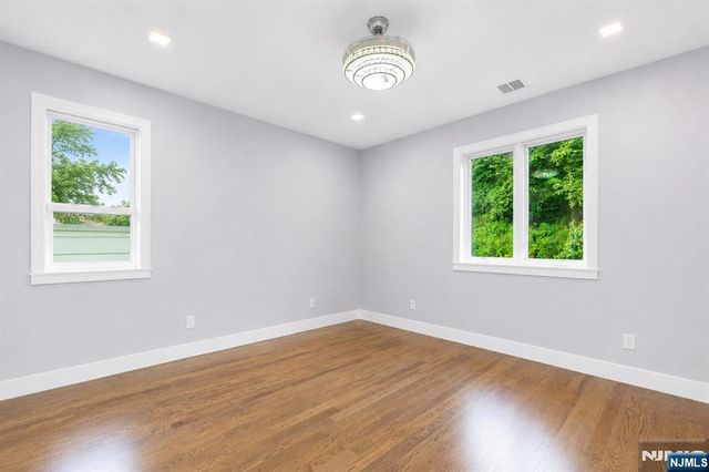 506 Undercliff Avenue, Edgewater, NJ 07020
