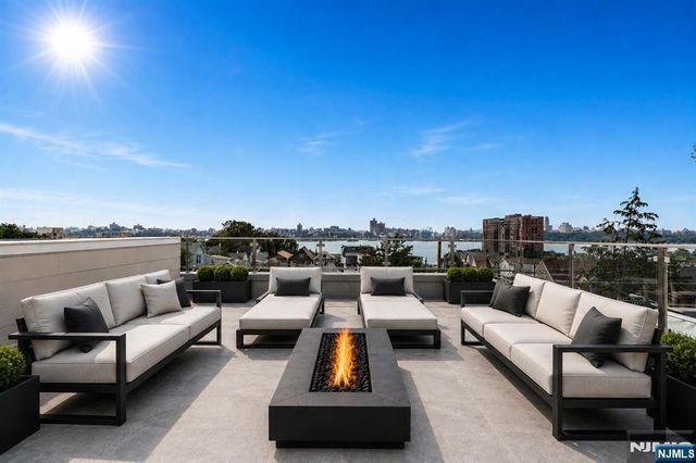506 Undercliff Avenue, Edgewater, NJ 07020
