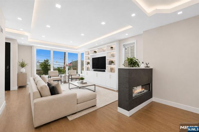 506 Undercliff Avenue, Edgewater, NJ 07020