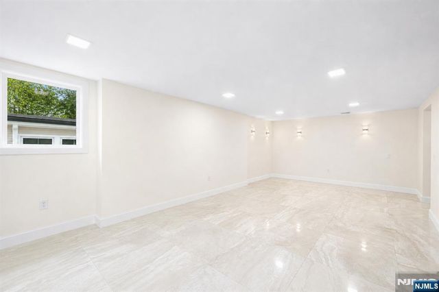 506 Undercliff Avenue, Edgewater, NJ 07020