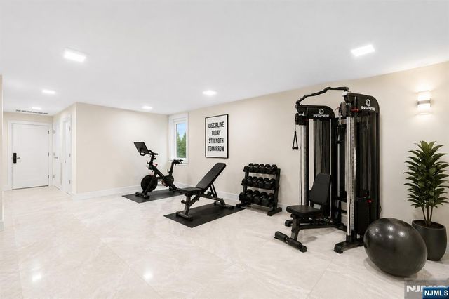 506 Undercliff Avenue, Edgewater, NJ 07020