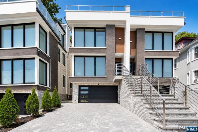 506 Undercliff Avenue, Edgewater, NJ 07020