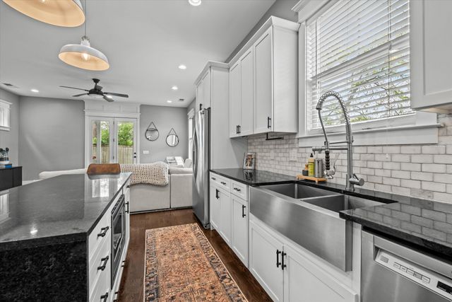 1030 Burchwood Ave, Nashville, TN 37216