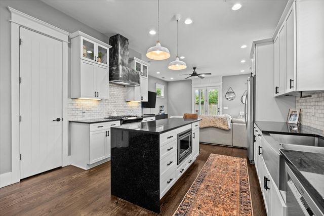 1030 Burchwood Ave, Nashville, TN 37216
