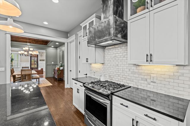 1030 Burchwood Ave, Nashville, TN 37216