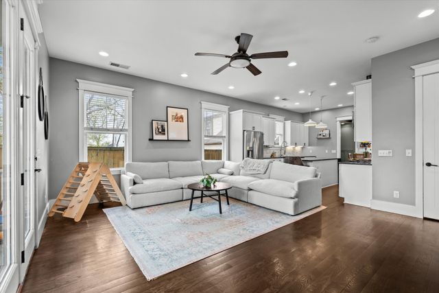 1030 Burchwood Ave, Nashville, TN 37216