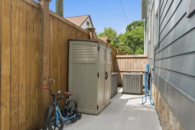 1030 Burchwood Ave, Nashville, TN 37216