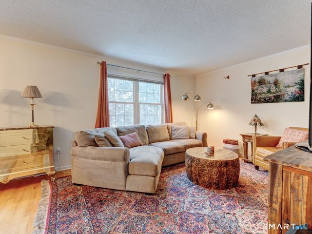 962 South Main Street APT 17, Southington, CT 06479