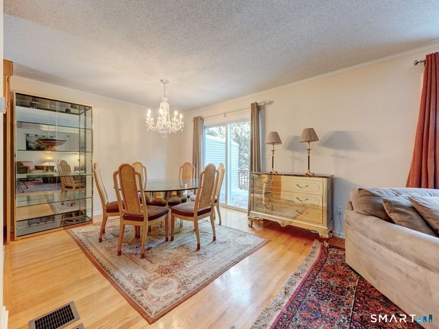 962 South Main Street APT 17, Southington, CT 06479