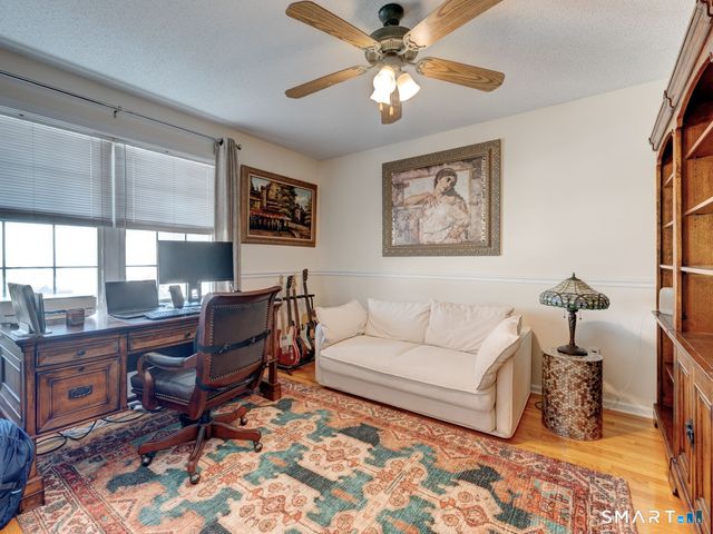 962 South Main Street APT 17, Southington, CT 06479