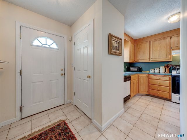 962 South Main Street APT 17, Southington, CT 06479