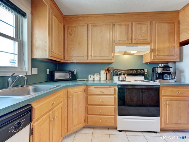 962 South Main Street APT 17, Southington, CT 06479