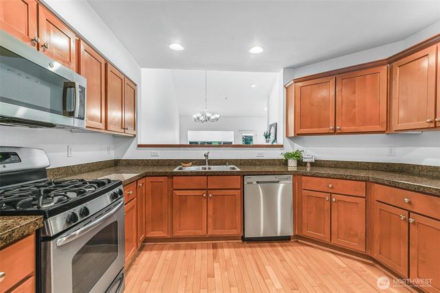904 72nd St SE, Auburn, WA 98092